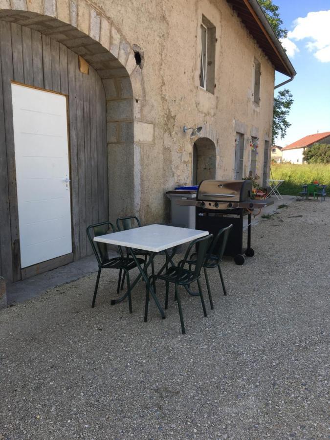 La Chambre Du Tonneau Montigny-sur-l'Ain Eksteriør bilde